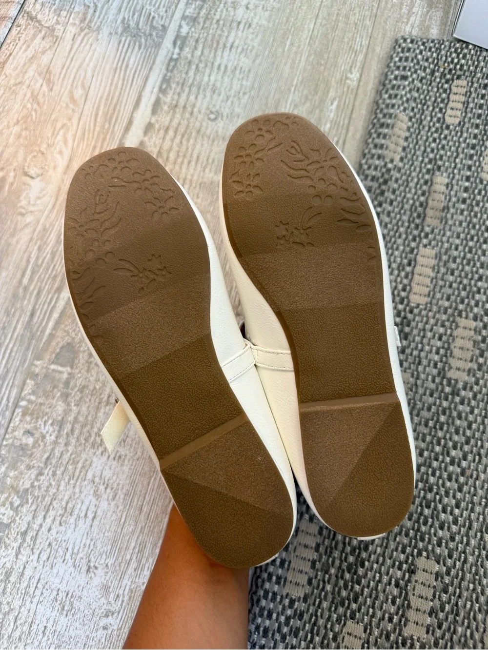 NIB DV by Dolce Vita white Mary Jane Flats with Scalloped Edge